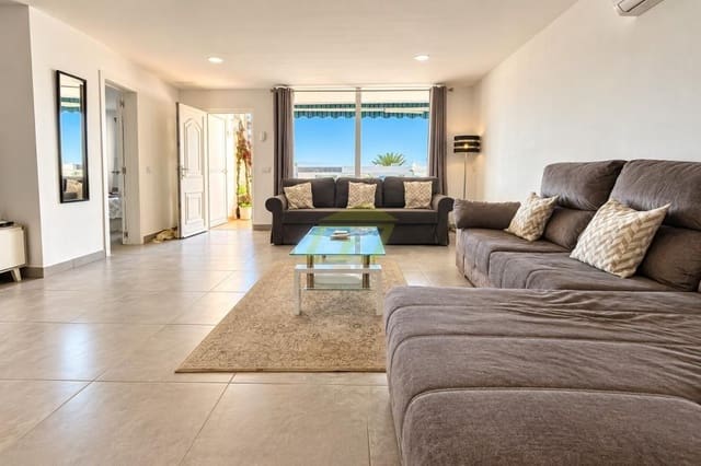 2 soverom Leilighet til salgs i Puerto del Carmen, Tías med svømmebasseng - € 349 000 (Ref: 10170490)