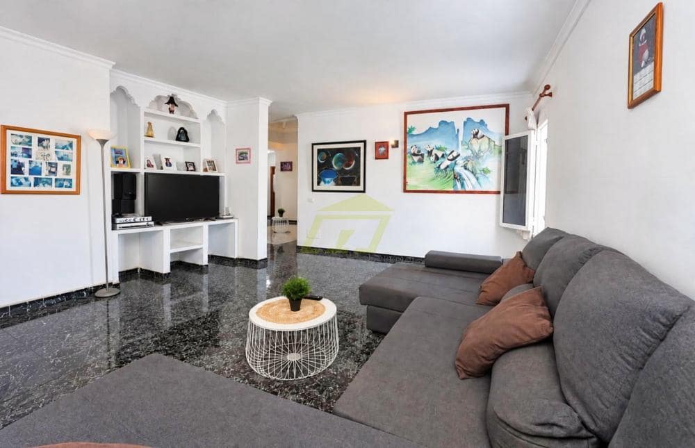 5 soverom Villa til salgs i Costa Teguise med garasje - € 595 000 (Ref: 10173125)