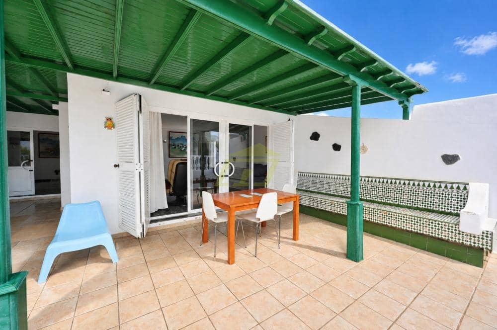 5 soverom Villa til salgs i Costa Teguise med garasje - € 595 000 (Ref: 10173125)
