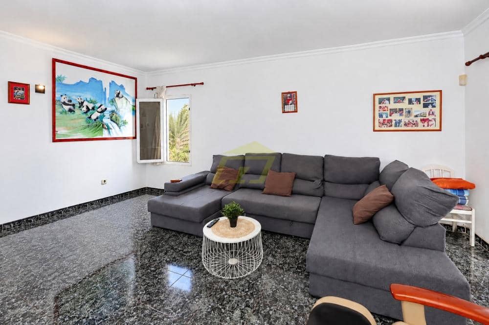 5 soverom Villa til salgs i Costa Teguise med garasje - € 595 000 (Ref: 10173125)