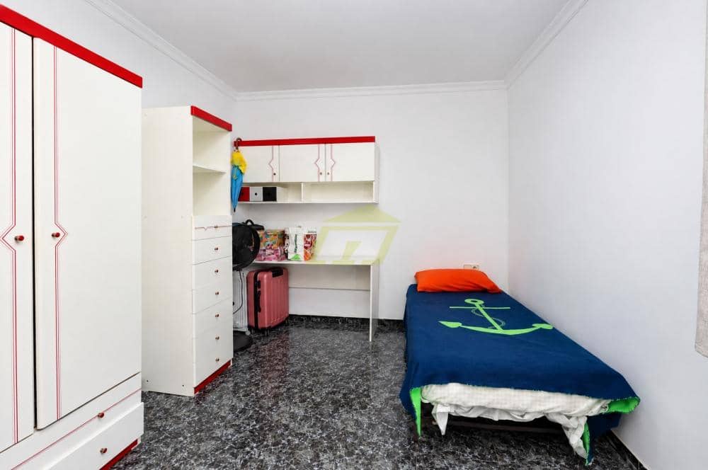 5 soverom Villa til salgs i Costa Teguise med garasje - € 595 000 (Ref: 10173125)
