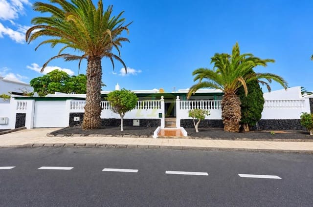 5 soverom Villa til salgs i Costa Teguise, Teguise med garasje - € 595 000 (Ref: 10173125)