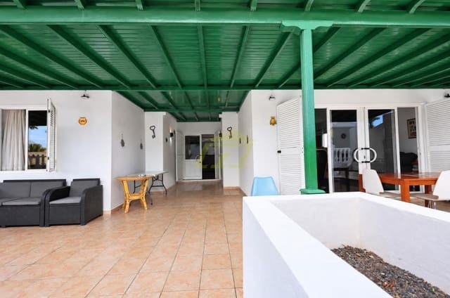 5 soverom Villa til salgs i Costa Teguise, Teguise med garasje - € 595 000 (Ref: 10173125)