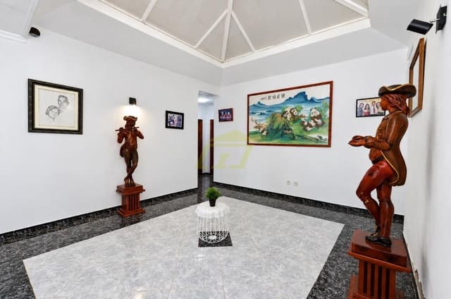 5 soverom Villa til salgs i Costa Teguise, Teguise med garasje - € 595 000 (Ref: 10173125)