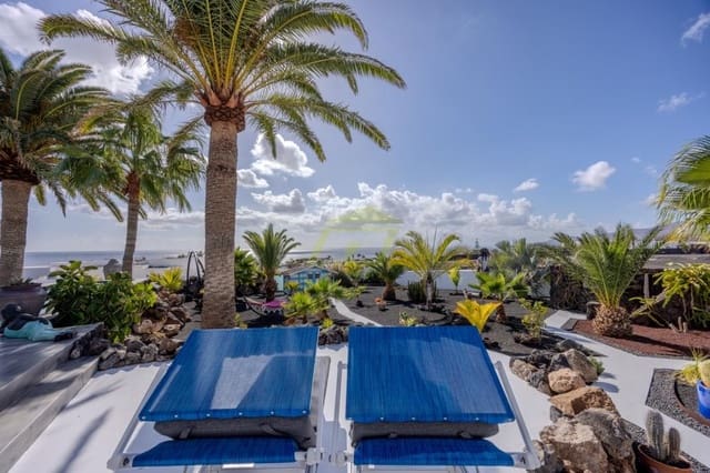 4 soverom Villa til salgs i Puerto Calero, Yaiza med svømmebasseng garasje - € 1 399 950 (Ref: 10173126)