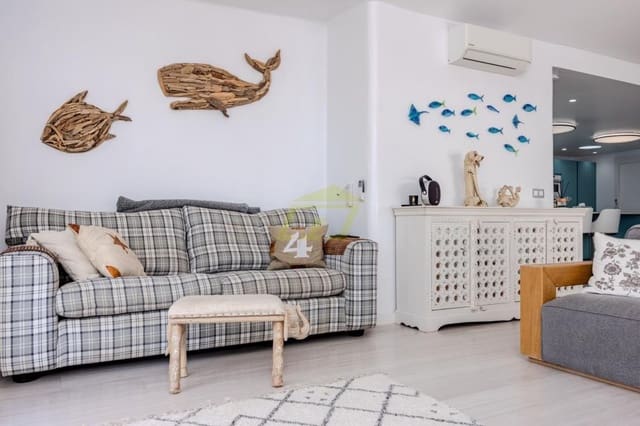 4 soverom Villa til salgs i Puerto Calero, Yaiza med svømmebasseng garasje - € 1 399 950 (Ref: 10173126)