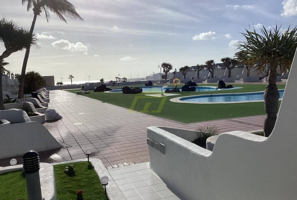1 slaapkamer Appartement te koop in Costa Teguise met zwembad - € 185.000 (Ref: 10173127)