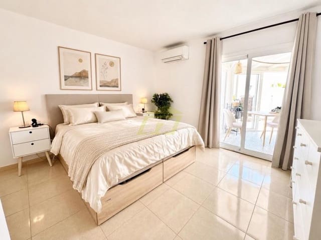 3 camera da letto Bungalow in vendita in Costa Teguise, Teguise con piscina - 775.000 € (Rif: 10179773)