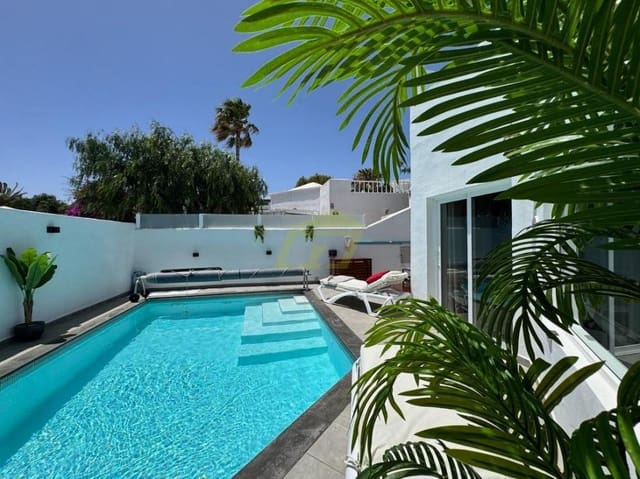 3 camera da letto Bungalow in vendita in Costa Teguise, Teguise con piscina - 775.000 € (Rif: 10179773)