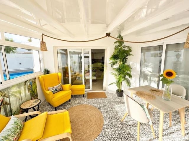 3 camera da letto Bungalow in vendita in Costa Teguise, Teguise con piscina - 775.000 € (Rif: 10179773)