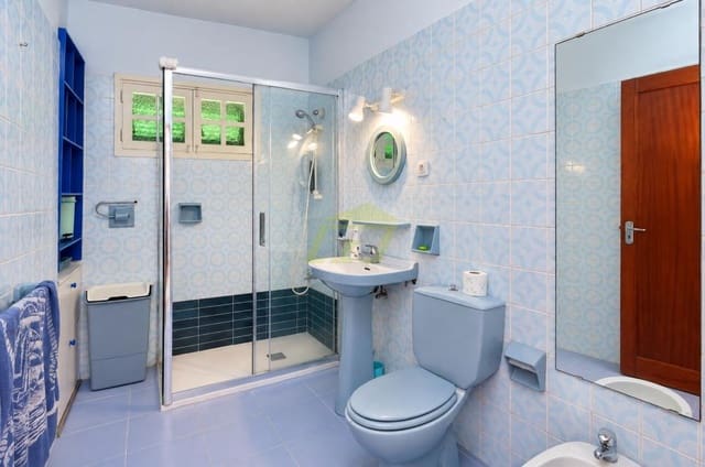 Chalet de 2 habitaciones en Yaiza en venta con piscina garaje - 575.000 € (Ref: 10179774)