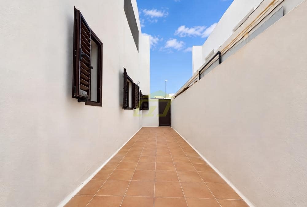 3 chambre Villa/Maison à vendre à San Bartolome avec garage - 360 000 € (Ref: 10182431)