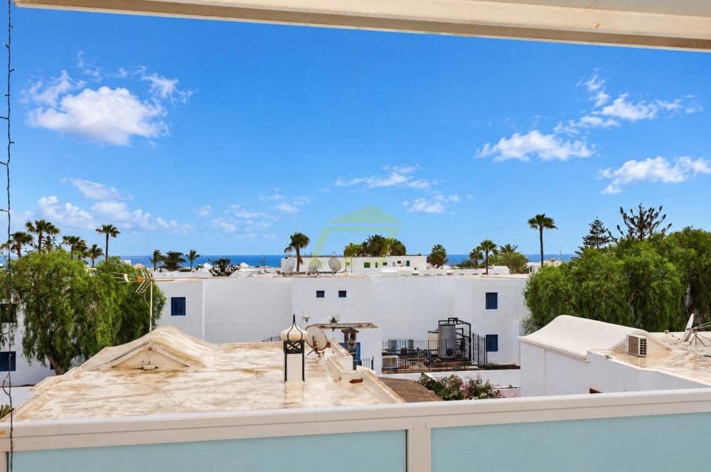 2 sovrum Villa till salu i Puerto del Carmen med pool - 595 000 € (Ref: 10182432)