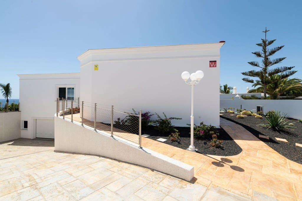 4 soveværelse Villa til salg i Puerto Calero med swimmingpool - € 2.400.000 (Ref: 6532395)