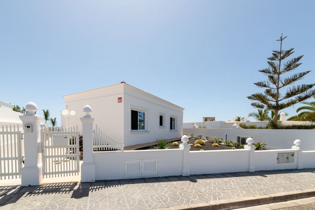 4 soveværelse Villa til salg i Puerto Calero med swimmingpool - € 2.400.000 (Ref: 6532395)