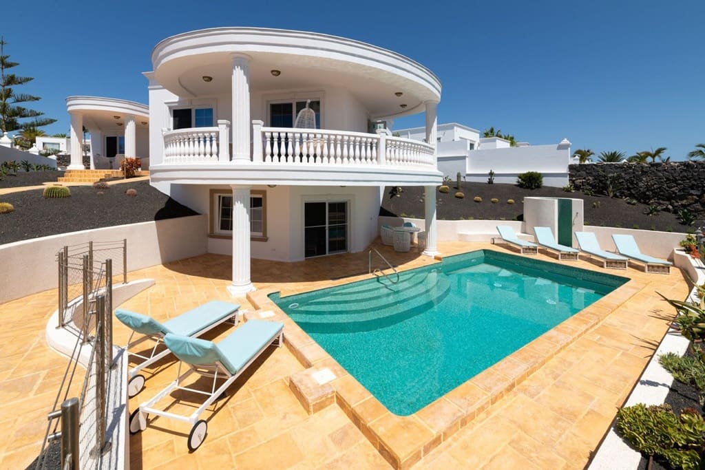 4 soveværelse Villa til salg i Puerto Calero med swimmingpool - € 2.400.000 (Ref: 6532395)