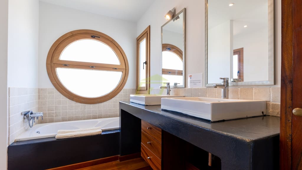 5 soveværelse Villa til salg i Puerto Calero med swimmingpool garage - € 1.200.000 (Ref: 7739763)