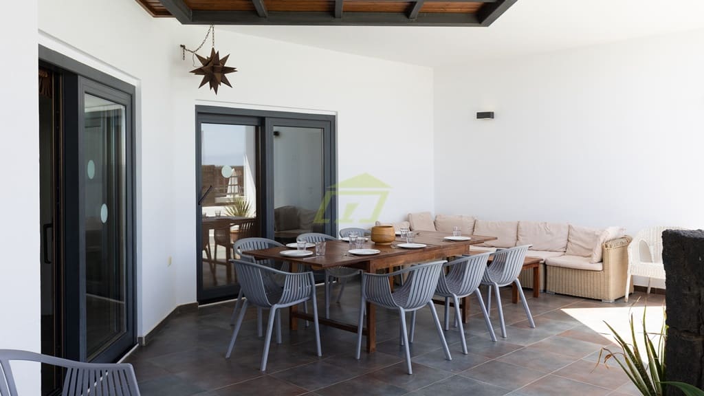 5 soveværelse Villa til salg i Puerto Calero med swimmingpool garage - € 1.200.000 (Ref: 7739763)