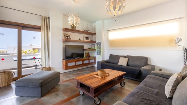 5 soverom Villa til salgs i Puerto Calero, Yaiza med svømmebasseng garasje - € 1 200 000 (Ref: 7739763)