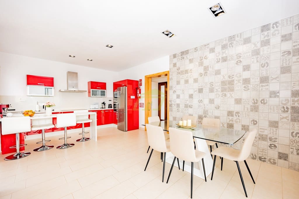 3 soveværelse Villa til salg i Tias med swimmingpool garage - € 1.240.000 (Ref: 7870683)