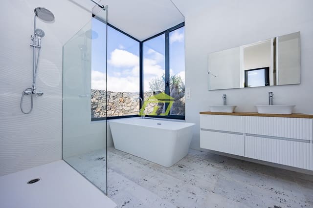 3 soveværelse Villa til salg i Mozaga, Teguise med swimmingpool garage - € 600.000 (Ref: 7877075)