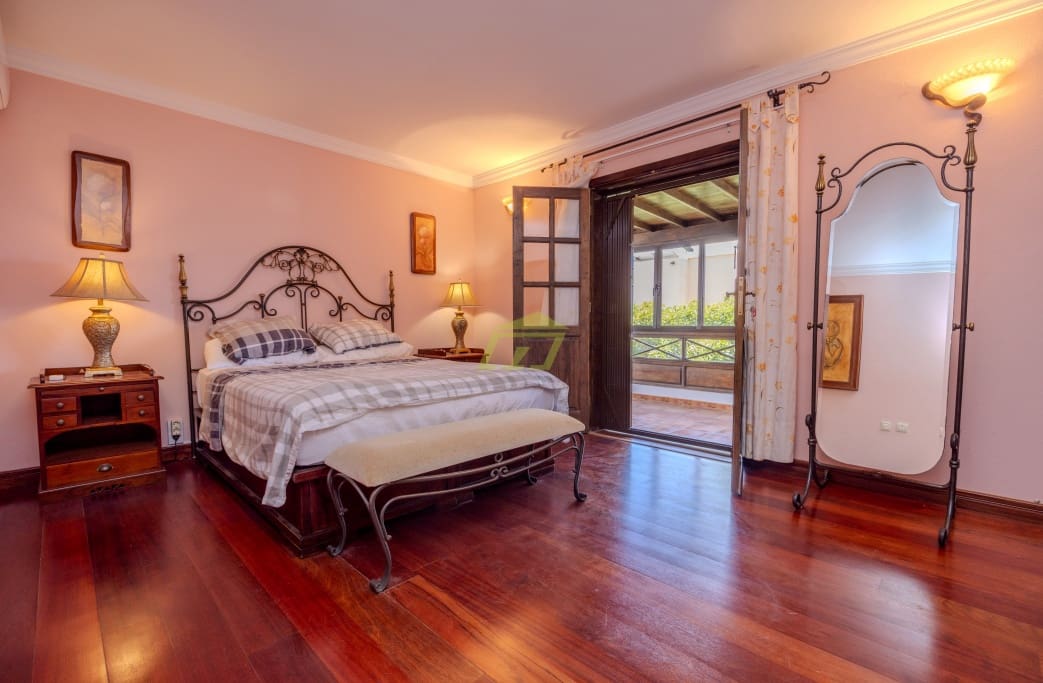 4 soveværelse Villa til salg i Costa Teguise med swimmingpool garage - € 895.000 (Ref: 8405829)