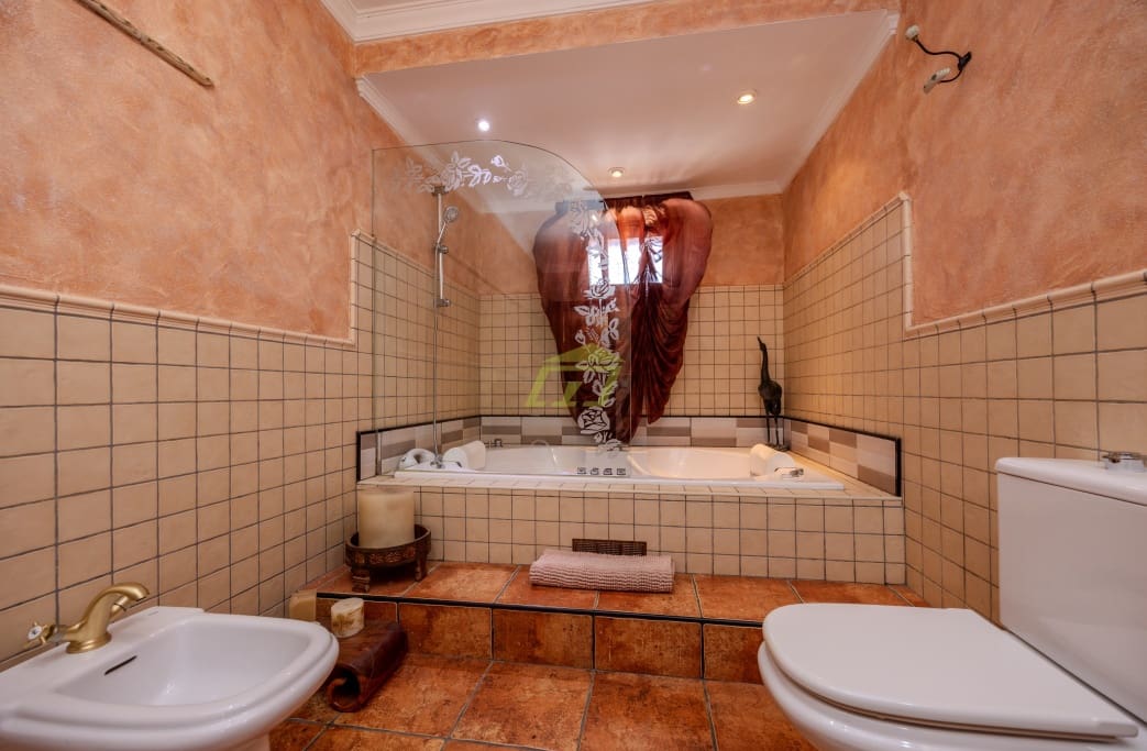 4 soveværelse Villa til salg i Costa Teguise med swimmingpool garage - € 895.000 (Ref: 8405829)