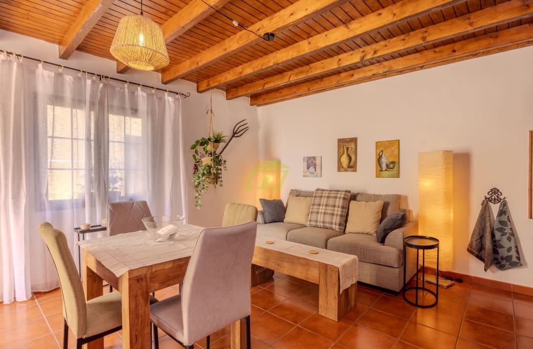 4 soveværelse Villa til salg i Costa Teguise med swimmingpool garage - € 895.000 (Ref: 8405829)