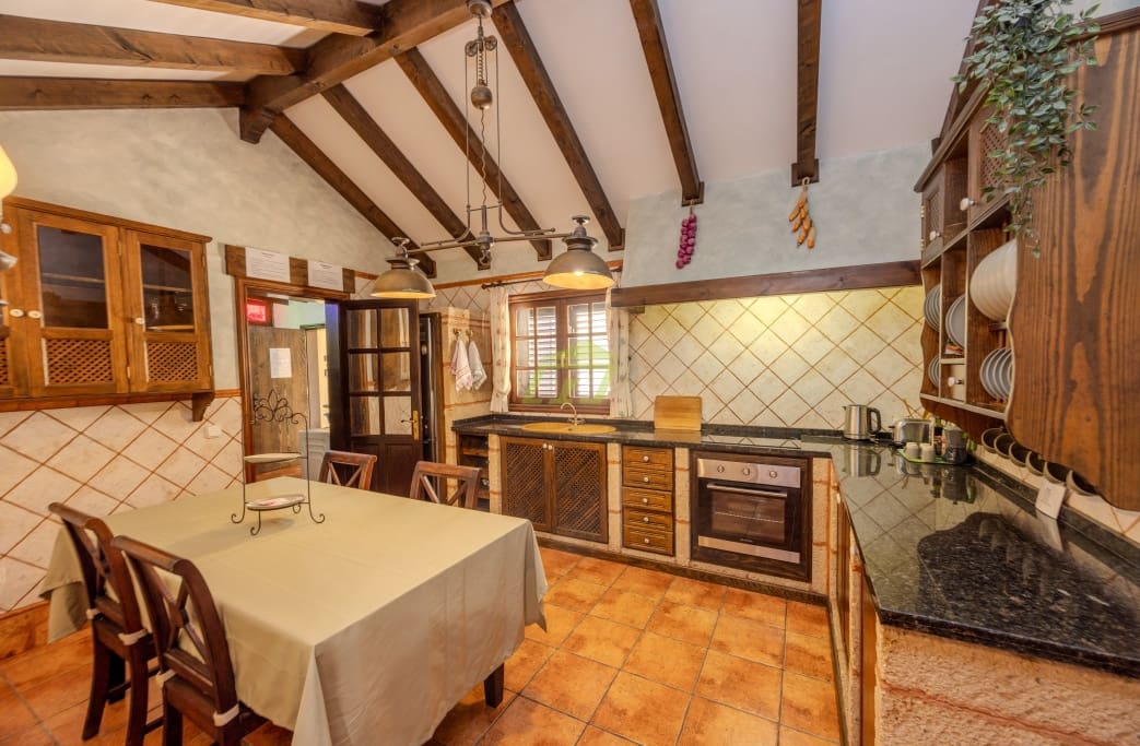 4 soveværelse Villa til salg i Costa Teguise med swimmingpool garage - € 895.000 (Ref: 8405829)