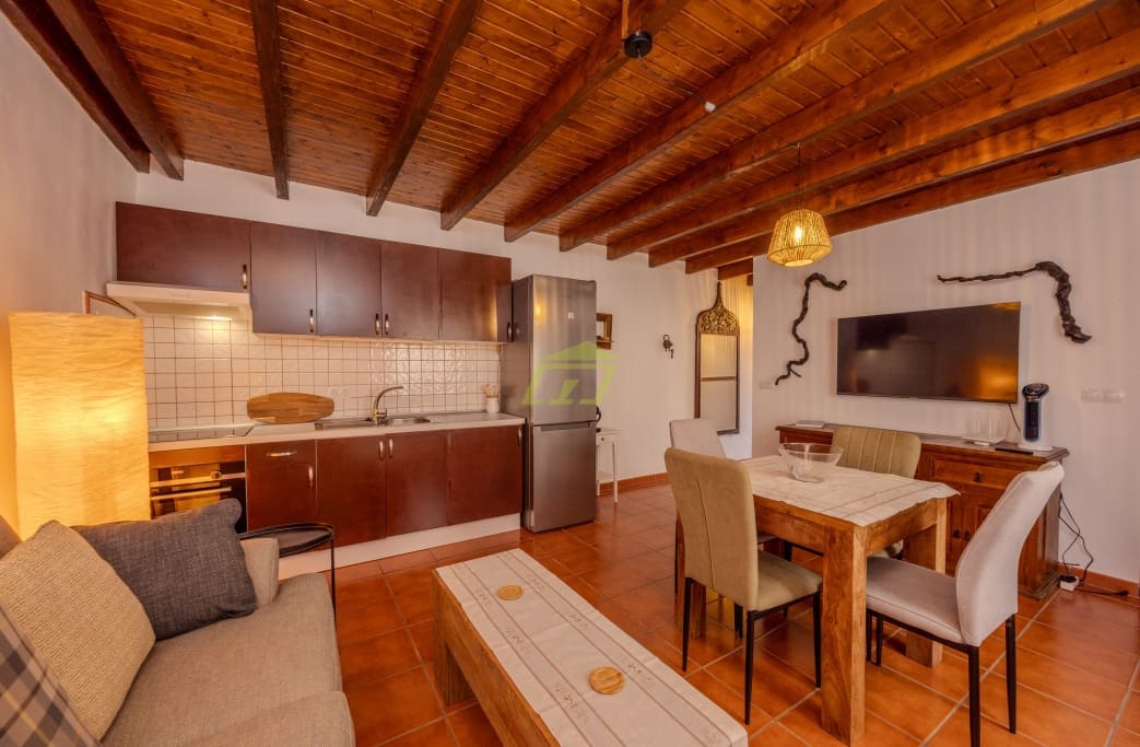 4 soveværelse Villa til salg i Costa Teguise med swimmingpool garage - € 895.000 (Ref: 8405829)