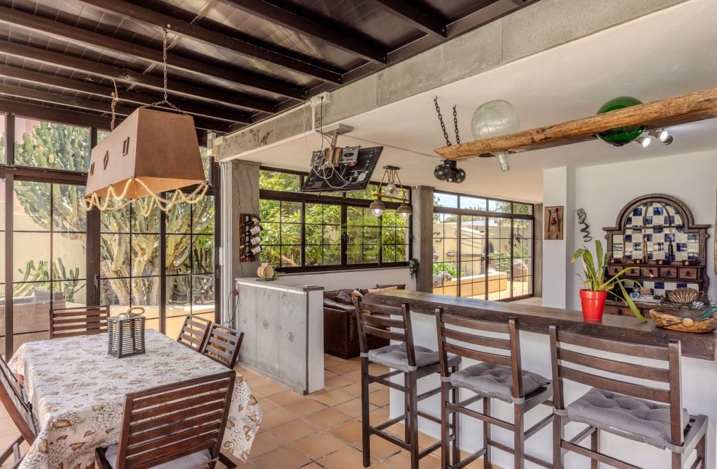 4 soveværelse Villa til salg i Costa Teguise med swimmingpool garage - € 895.000 (Ref: 8405829)