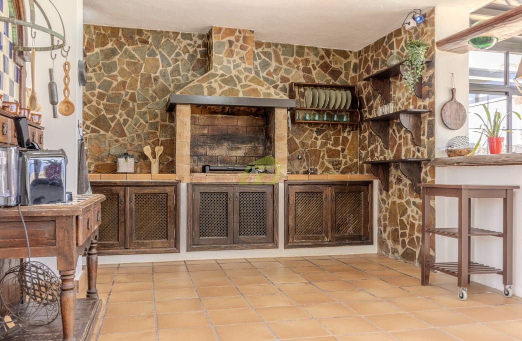 4 soveværelse Villa til salg i Costa Teguise med swimmingpool garage - € 895.000 (Ref: 8405829)