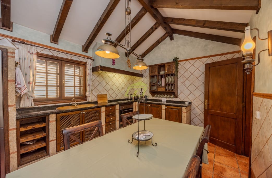 4 soveværelse Villa til salg i Costa Teguise med swimmingpool garage - € 895.000 (Ref: 8405829)