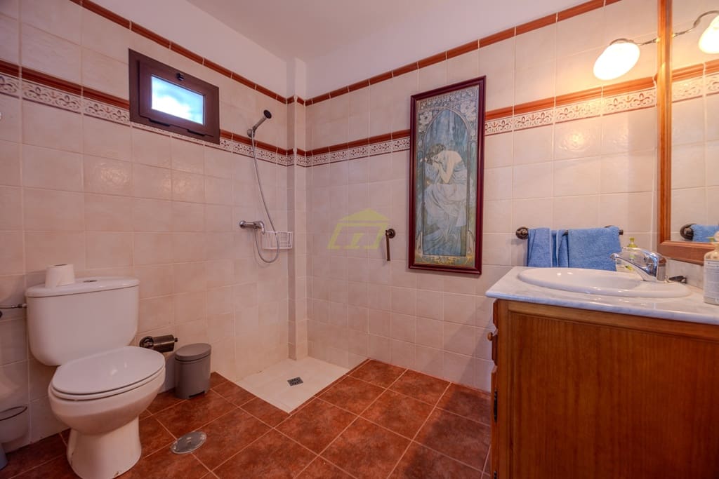 Finca/Country House for sale in Macher with garage - € 650,000 (Ref: 8454003)