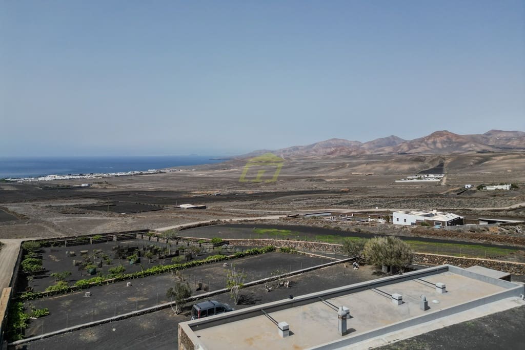 Finca/Country House for sale in Macher with garage - € 650,000 (Ref: 8454003)