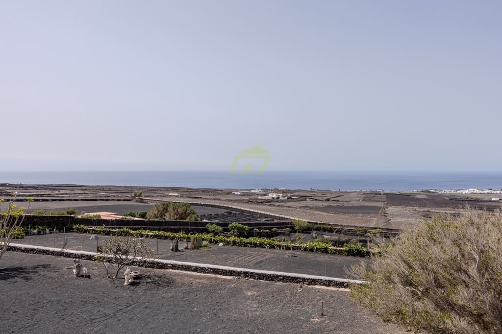 Finca/Country House for sale in Macher with garage - € 650,000 (Ref: 8454003)