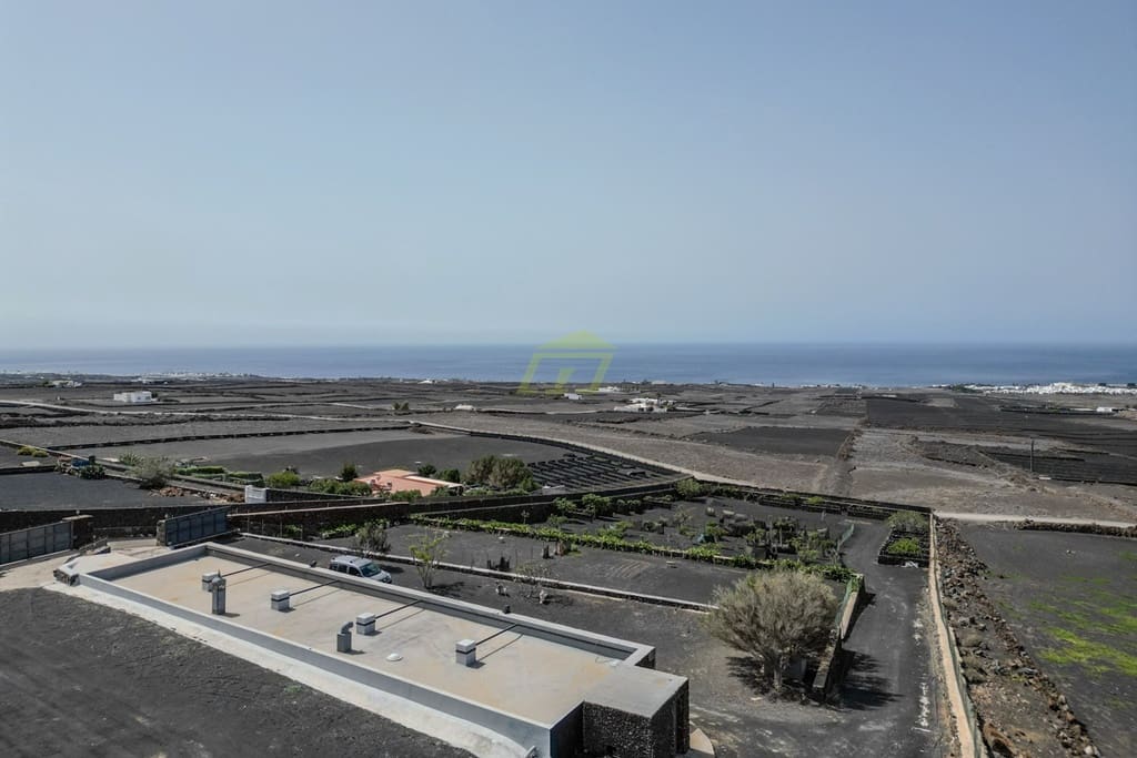 Finca/Country House for sale in Macher with garage - € 650,000 (Ref: 8454003)