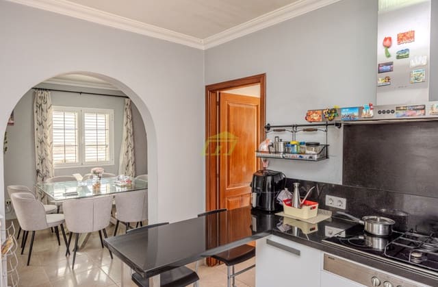 5 quarto Moradia em Banda para venda em Tahiche, Teguise com piscina garagem - 550 000 € (Ref: 8481365)