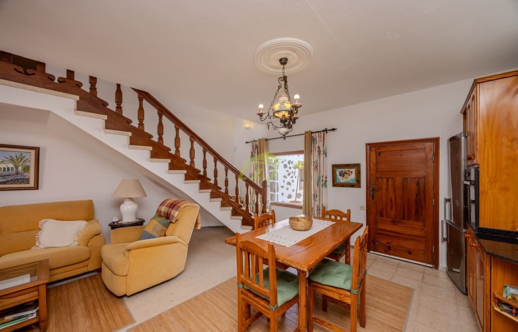 6 soveværelse Finca/Landehus til salg i Tinajo med garage - € 1.200.000 (Ref: 8542608)