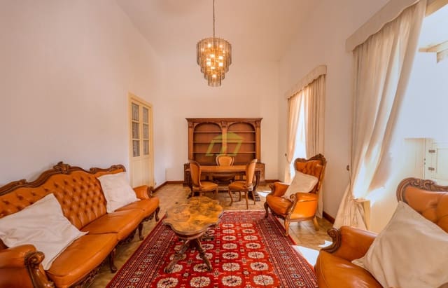 6 bedroom Finca/Country House for sale in Tinajo with garage - € 1,200,000 (Ref: 8542608)