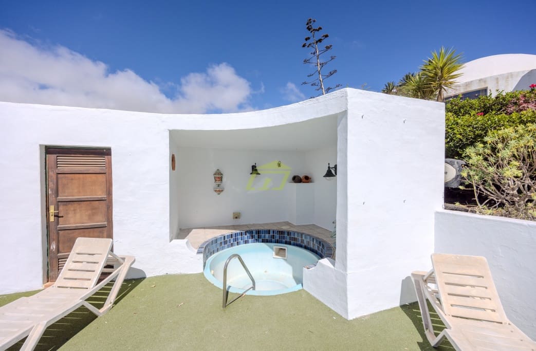 4 soverom Villa til salgs i Nazaret med svømmebasseng garasje - € 590 000 (Ref: 8560483)