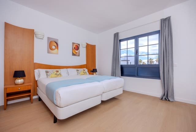 2 chambre Bungalow à vendre à Playa Blanca, Yaiza avec piscine - 425 000 € (Ref: 8611360)