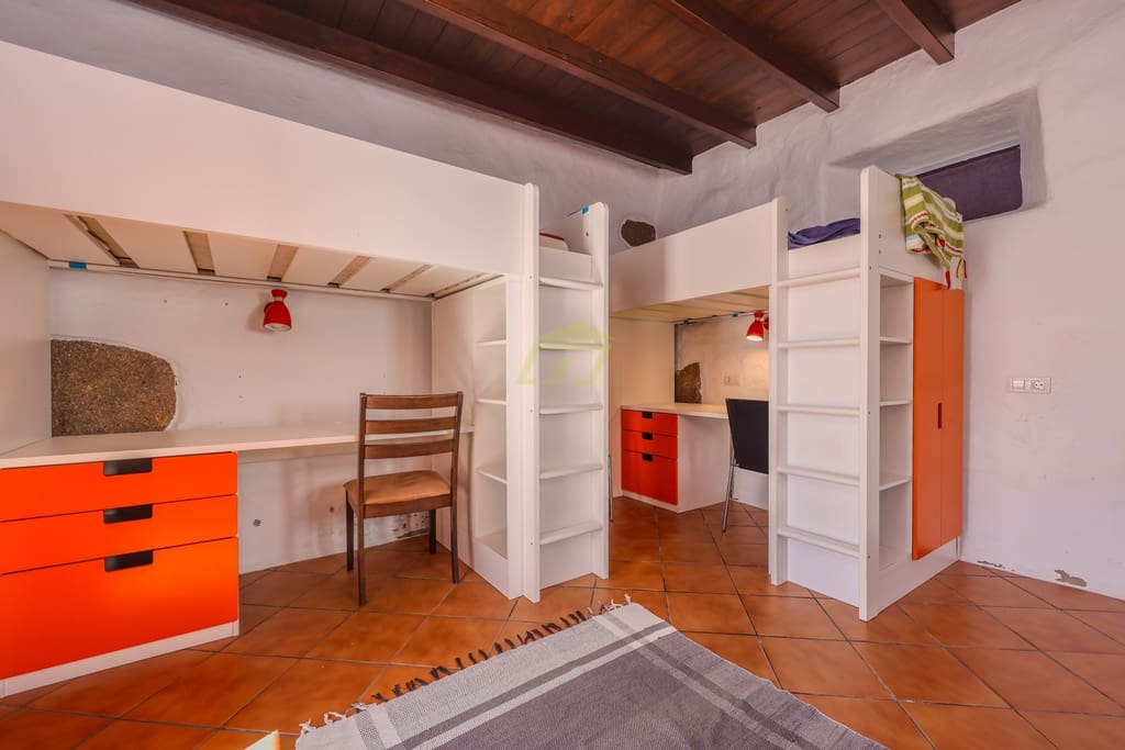 8 soveværelse Rækkehus til salg i Guime med swimmingpool - € 843.000 (Ref: 8613541)