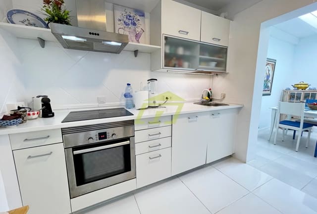 3 slaapkamer Halfvrijstaande villa te koop in Playa Blanca, Yaiza met zwembad garage - € 513.000 (Ref: 8689907)