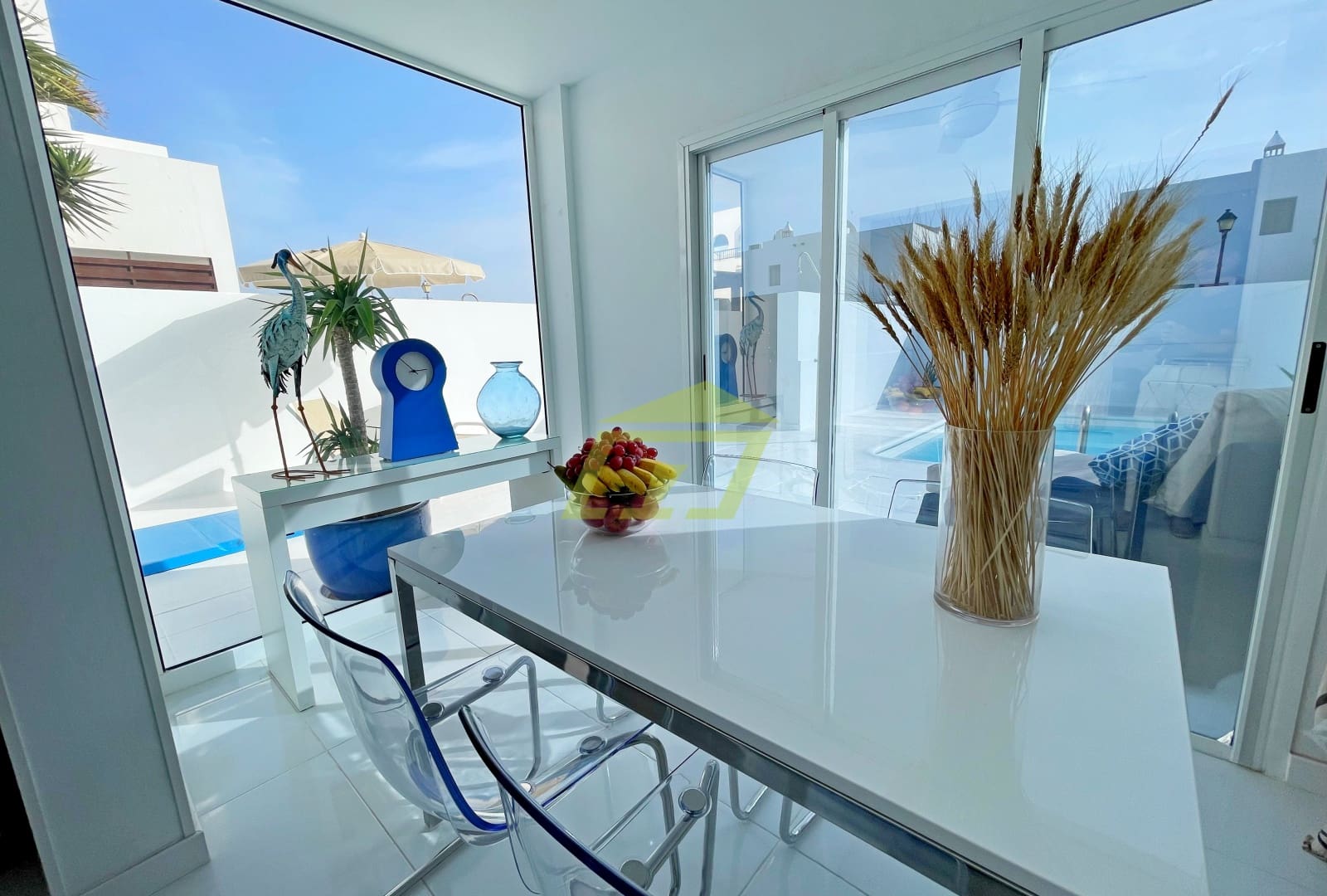 3 slaapkamer Halfvrijstaande villa te koop in Playa Blanca met zwembad garage - € 513.000 (Ref: 8689907)