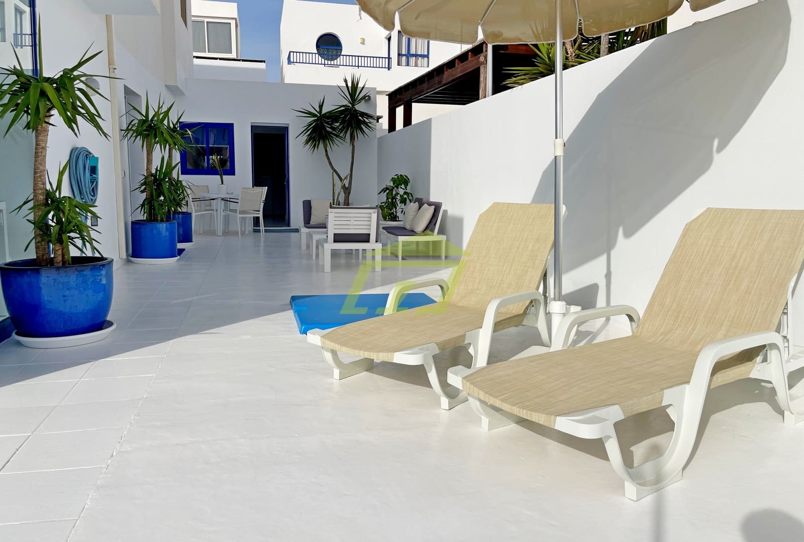 3 slaapkamer Halfvrijstaande villa te koop in Playa Blanca met zwembad garage - € 513.000 (Ref: 8689907)