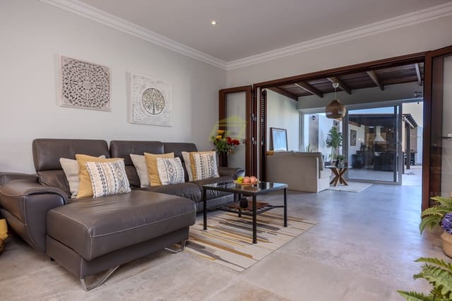 3 sovrum Villa till salu i Playa Blanca, Yaiza med pool garage - 715 000 € (Ref: 8706143)