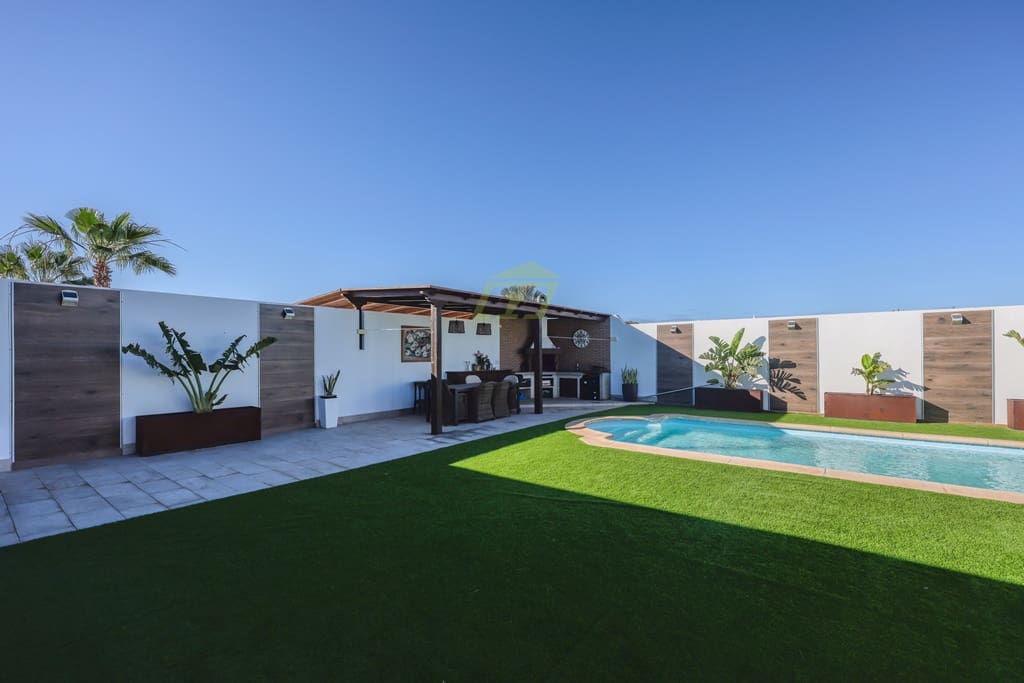 3 sovrum Villa till salu i Playa Blanca med pool garage - 715 000 € (Ref: 8706143)