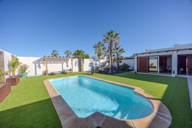 3 sovrum Villa till salu i Playa Blanca, Yaiza med pool garage - 715 000 € (Ref: 8706143)