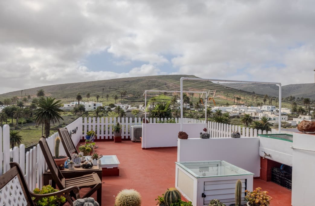 3 soveværelse Byhus til salg i Haria med garage - € 285.000 (Ref: 8752978)